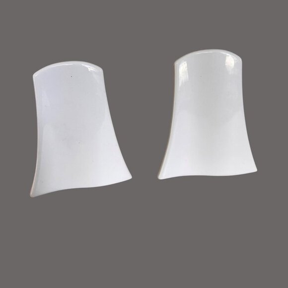 Portmeirion Botanic Garden Bell Salt & Pepper Shakers Daisy Cyclamen Pair - Picture 8 of 10